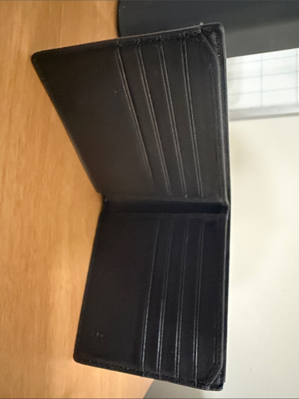 Gucci Snake Wallet - Picture 2 of 2
